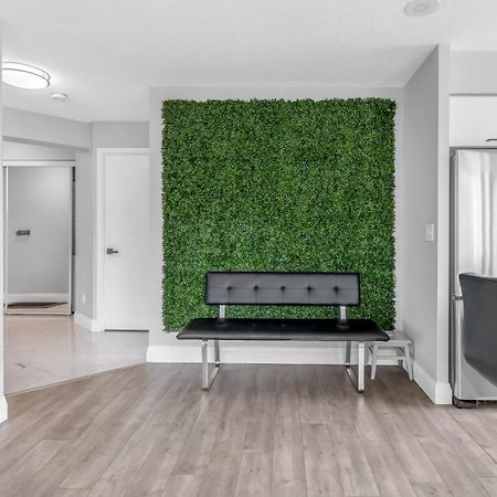 2 Bedroom Waterfront Condo Downtown W/ Free Parking Toronto Dış mekan fotoğraf