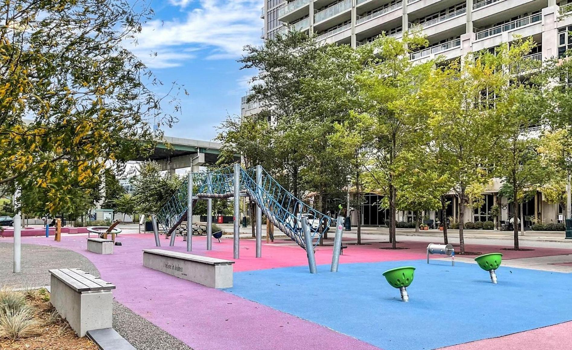 2 Bedroom Waterfront Condo Downtown W/ Free Parking Toronto Dış mekan fotoğraf