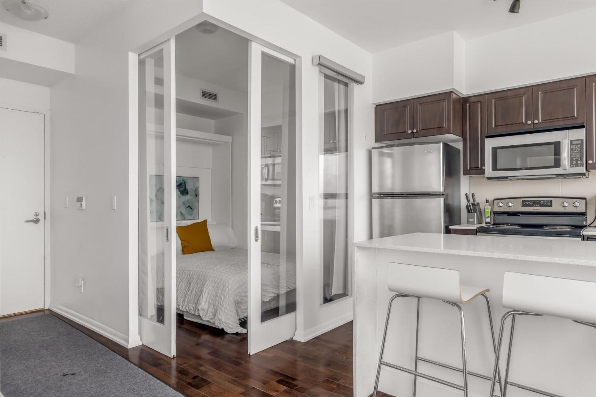 2 Bedroom Waterfront Condo Downtown W/ Free Parking Toronto Dış mekan fotoğraf