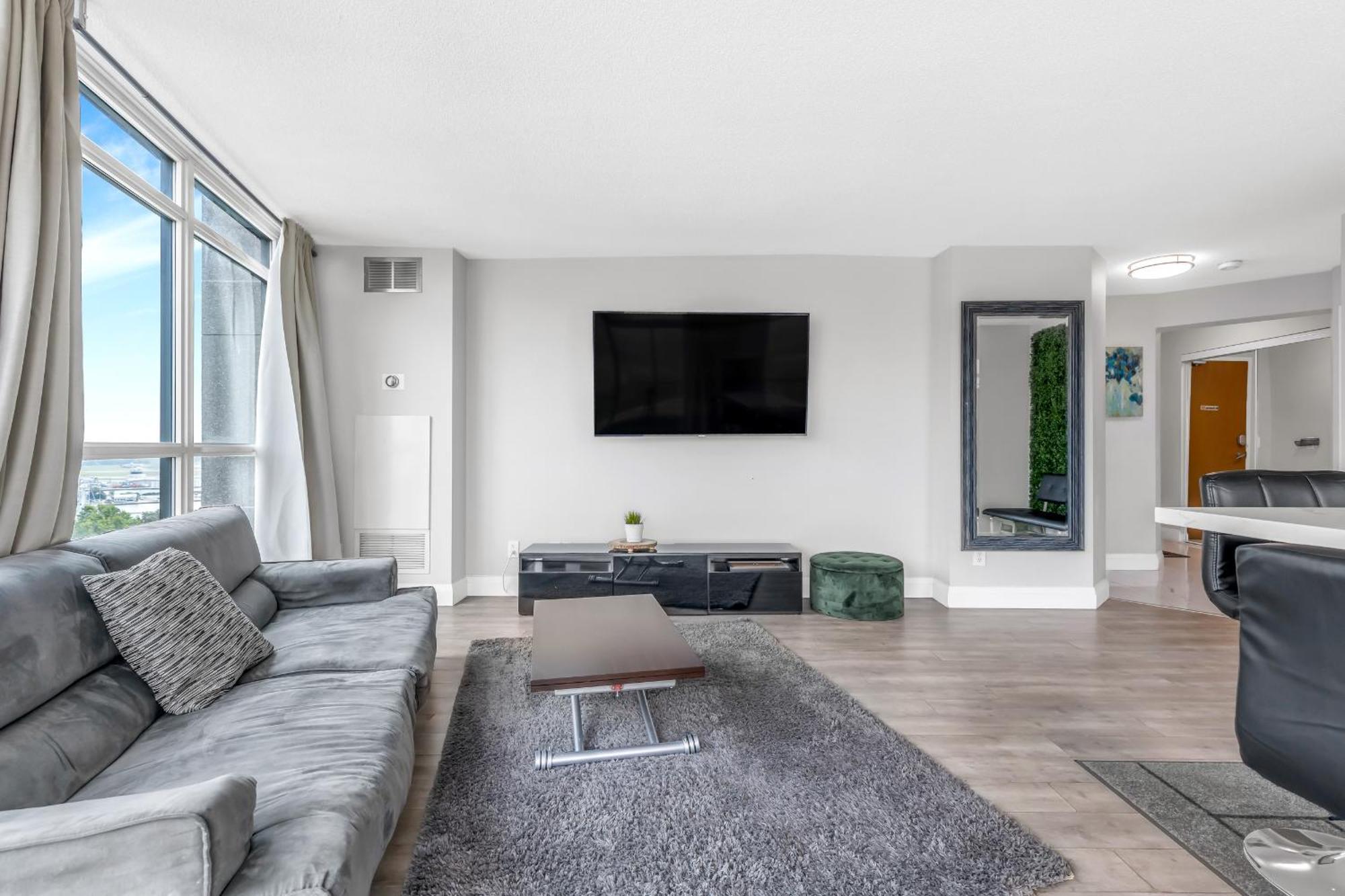 2 Bedroom Waterfront Condo Downtown W/ Free Parking Toronto Dış mekan fotoğraf