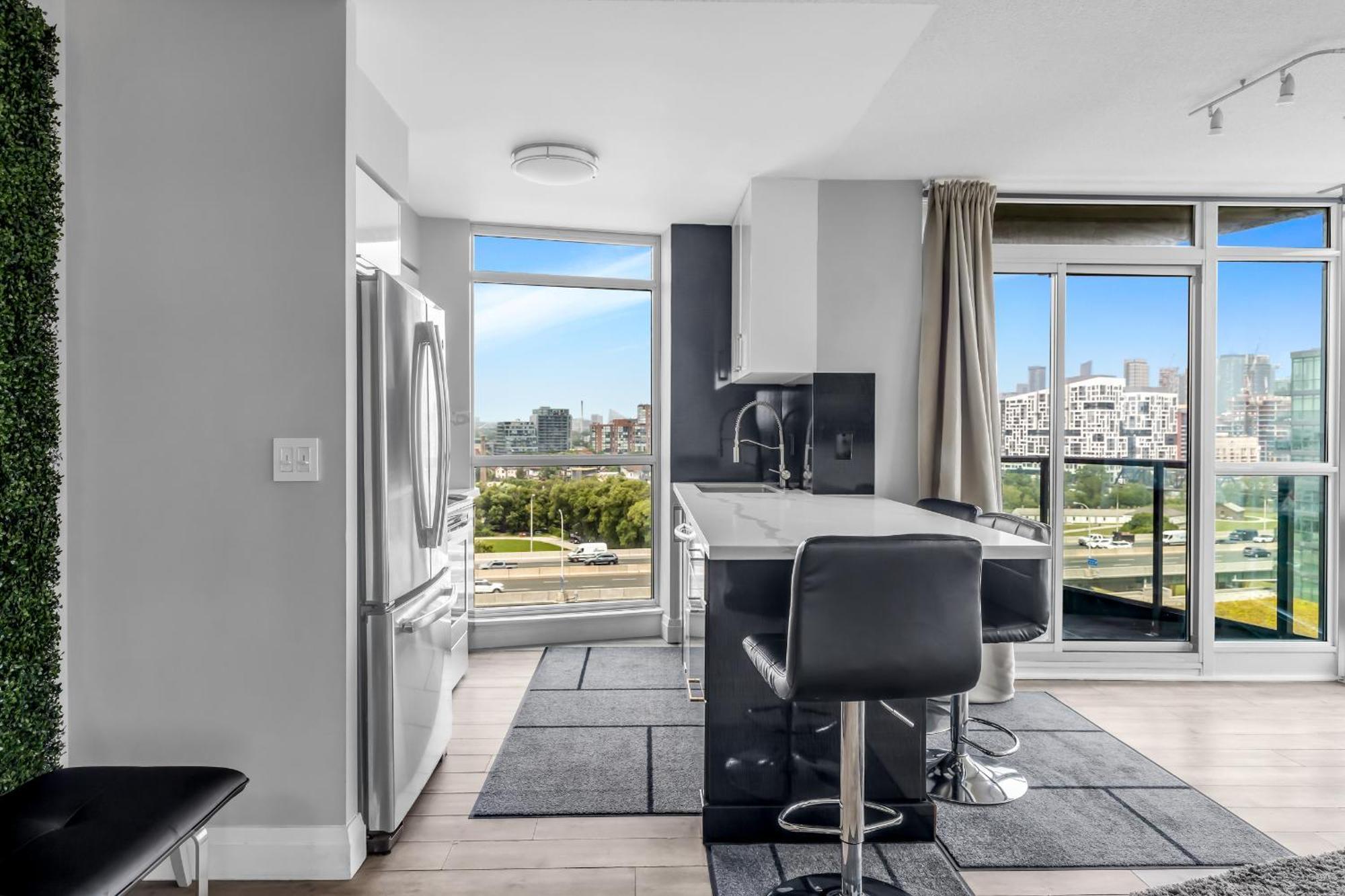 2 Bedroom Waterfront Condo Downtown W/ Free Parking Toronto Dış mekan fotoğraf