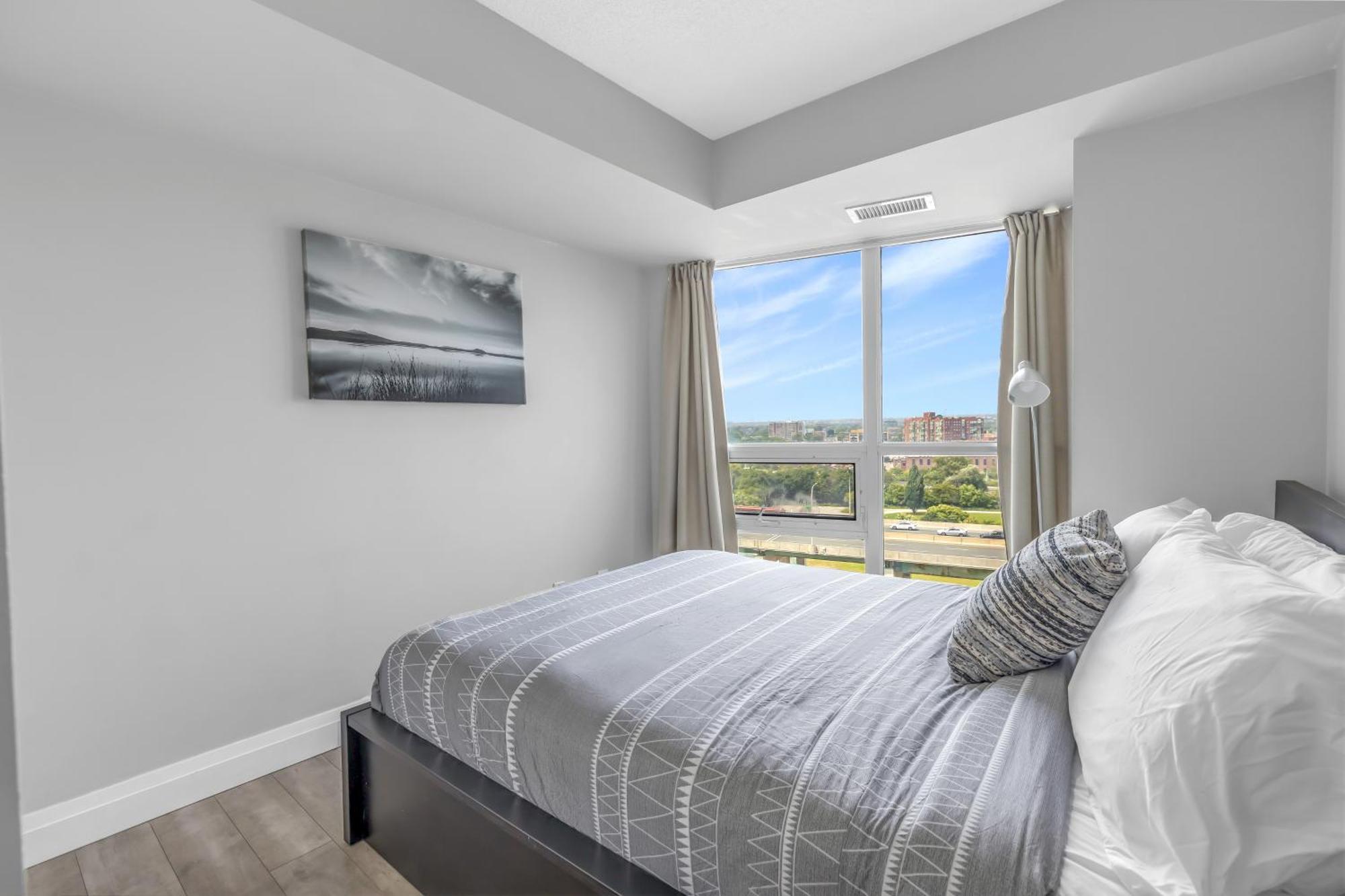 2 Bedroom Waterfront Condo Downtown W/ Free Parking Toronto Dış mekan fotoğraf