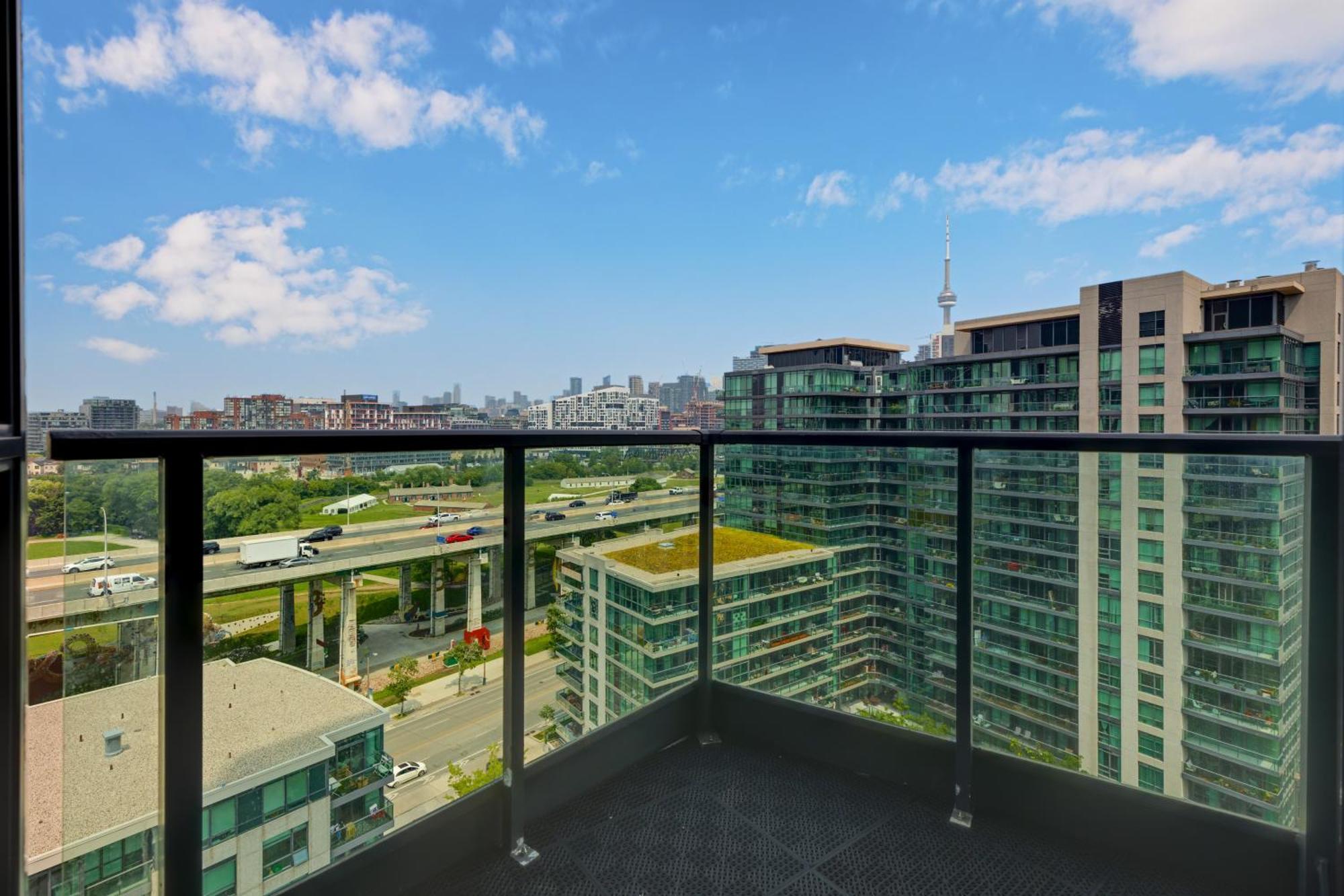 2 Bedroom Waterfront Condo Downtown W/ Free Parking Toronto Dış mekan fotoğraf